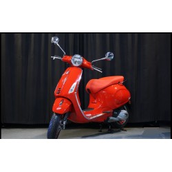 0082 (937) Vespa Primavera 125 E5+ RED