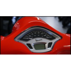 0082 (937) Vespa Primavera 125 E5+ RED