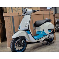 0083 Vespa Primavera 125...