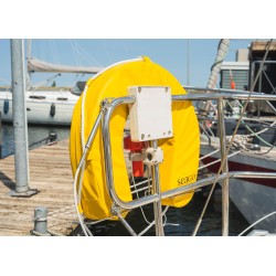 Aro salvavidas en forma de herradura / amarillo / incluye soporte y lámpara SOLAS