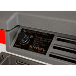 Caja refrigeradora con compresor MR040