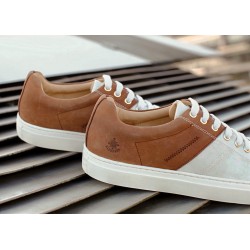 Zapatilla deportiva GENOA de lona reciclada, para hombre / color tostado / blanco